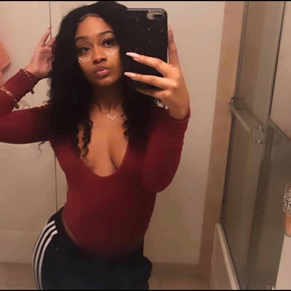 Meet your Posher, Niasia